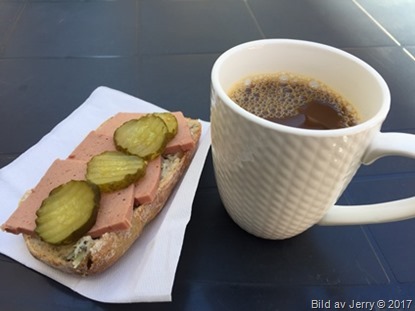 2 juni 2017 Förmiddagsfika på jobbet