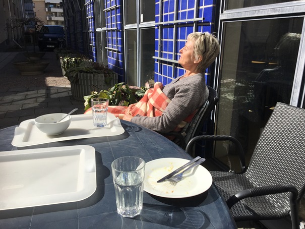 12 april 2018 Eva i solen
