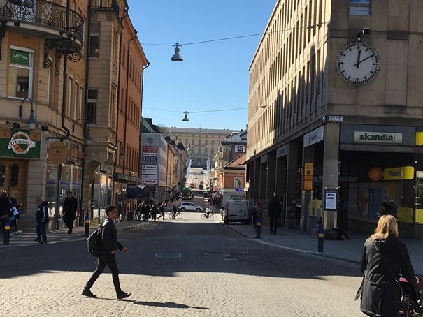13 april 2018 Drottnnggatan mot Carolina Rediviva