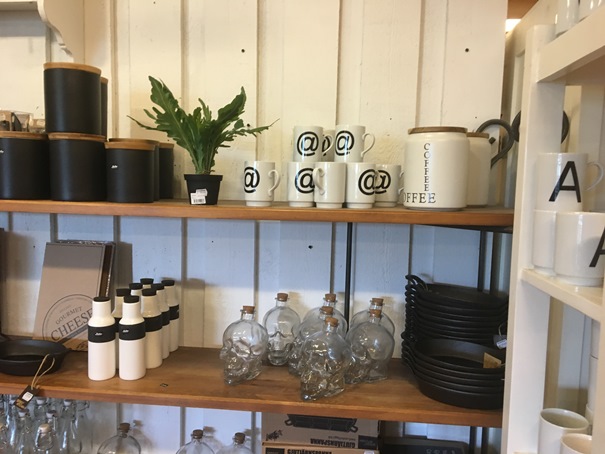 180728 Fullerö handel